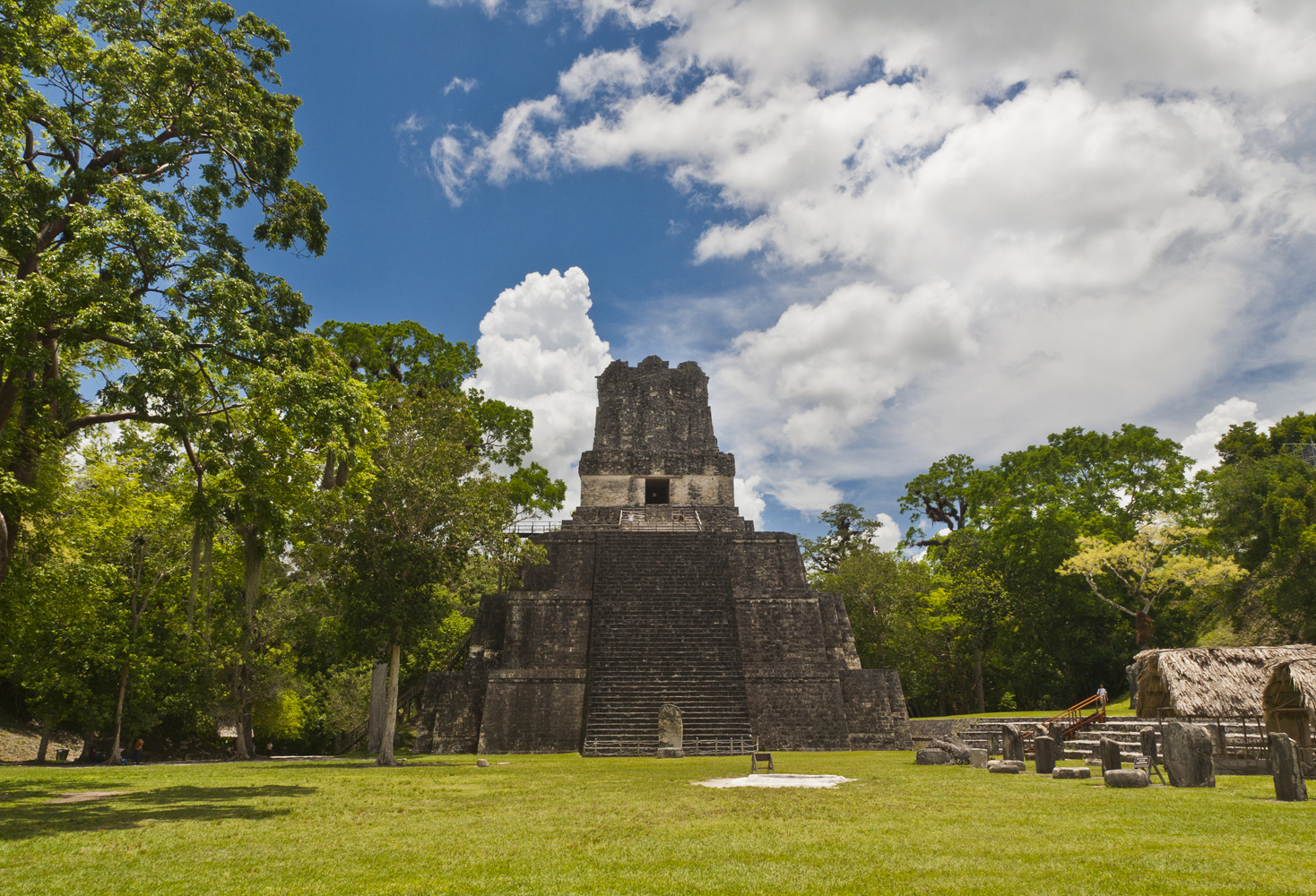 Templo en la Gran Plaza de Tikal